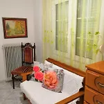 Sotiris Idyllic Garden House بيت للعطل *