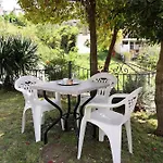 Sotiris Idyllic Garden House بيت للعطل