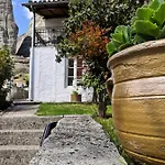 Sotiris Idyllic Garden House * كالامباكا