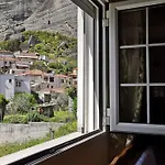Sotiris Idyllic Garden House