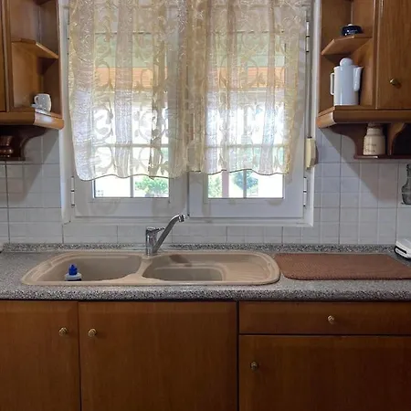 Sotiris Idyllic Garden House Tatil Evi