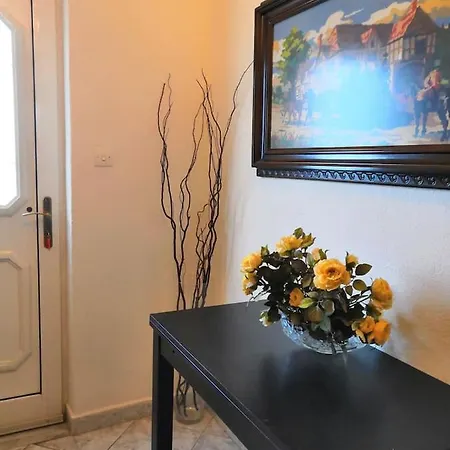 Sotiris Idyllic Garden House