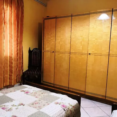 Sotiris Idyllic Garden House *