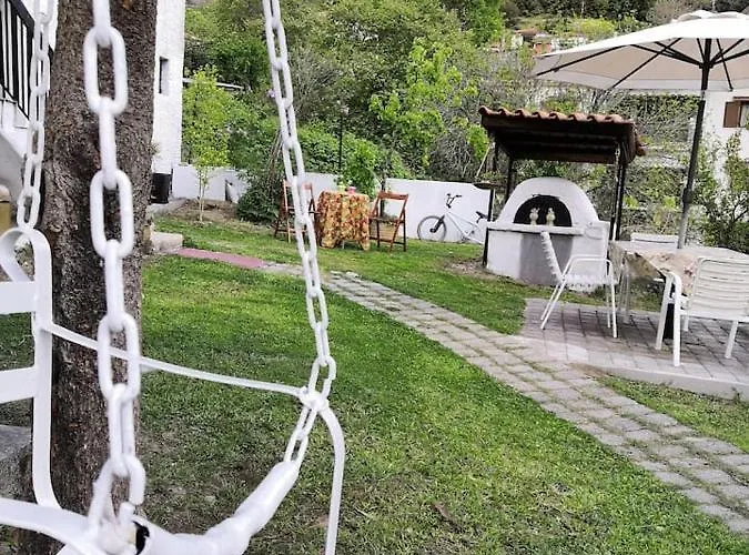 Sotiris Idyllic Garden House * Kalampáka