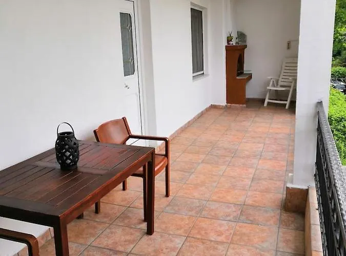 Sotiris Idyllic Garden House